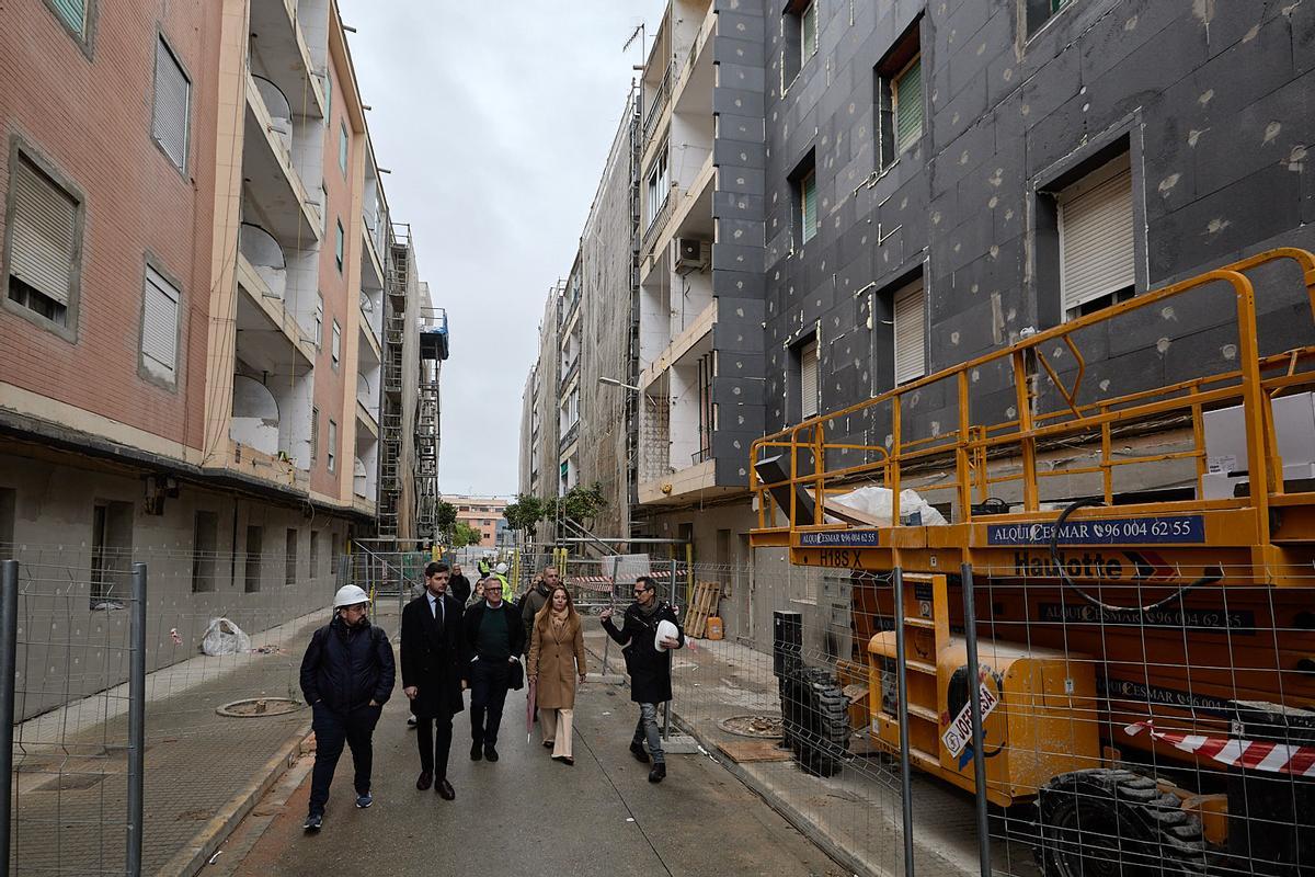 El alcalde de Gandia y los concejales visitan las obras.