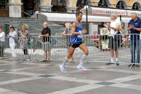 9.000 Läufer aus 49 Ländern gingen am Sonntag den 15.10. an den Start. In der Marathon Disziplin gingen die Deutschen leer aus.