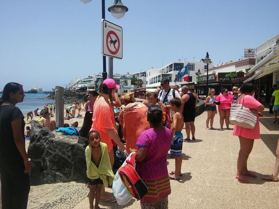 Cerrada al baño una zona de la playa de Playa Blan