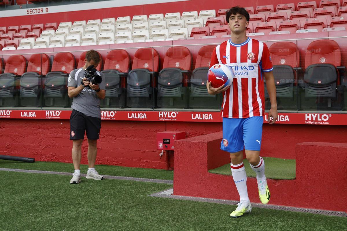 Les imatges de la presentació de Javier Boñar amb el Girona FC Les imatges de la presentació de Javier Boñar amb el Girona FC