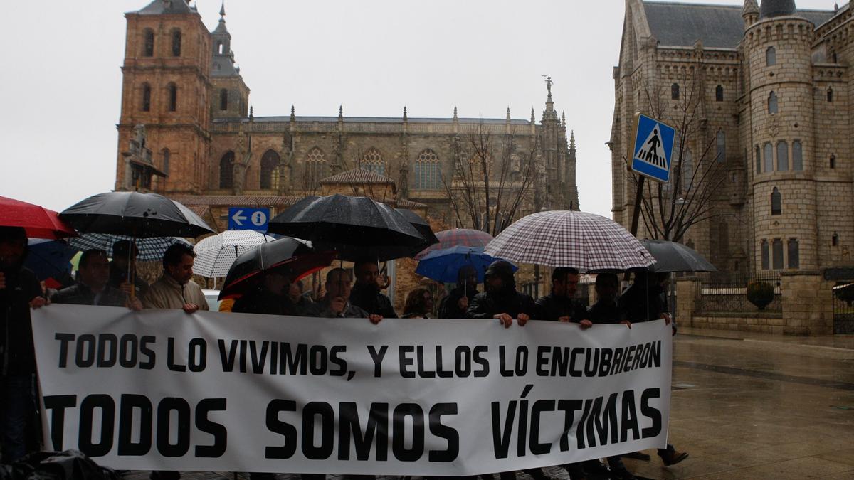 Manifestación en Astorga denunciando los casos de abusos sexuales