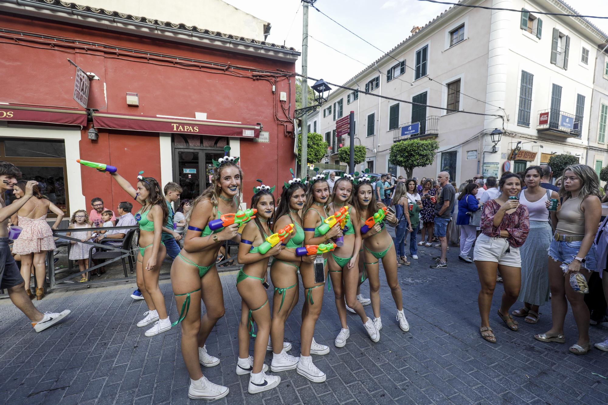 Imaginación y falta de pudor en la carrera con poca ropa de Bunyola