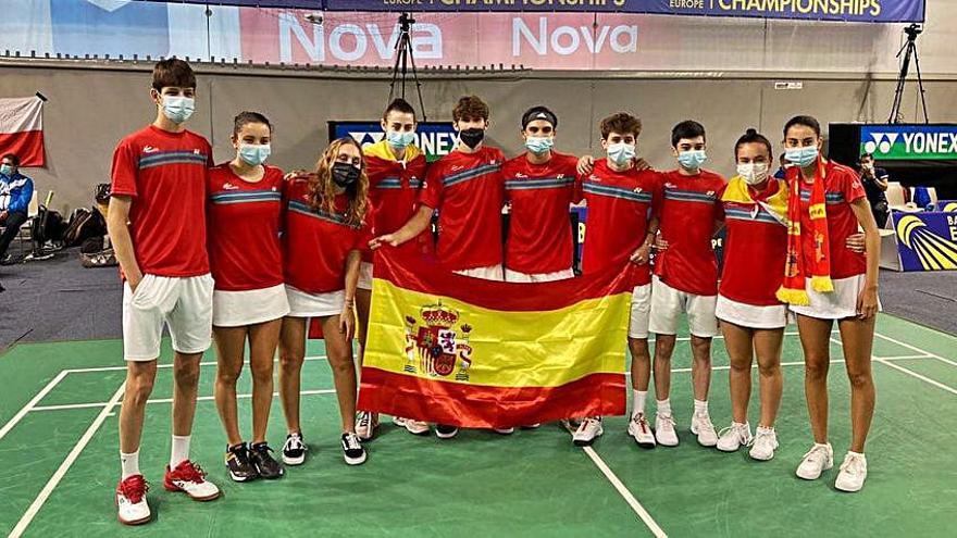 Foto de familia de la selección española en el Europeo. |