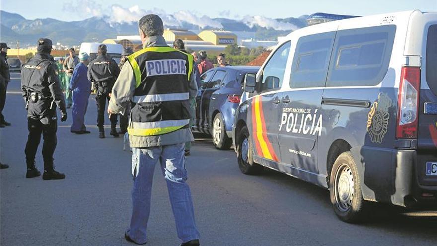 Pillado un ladrón huyendo tras robar en una casa de la Marjal