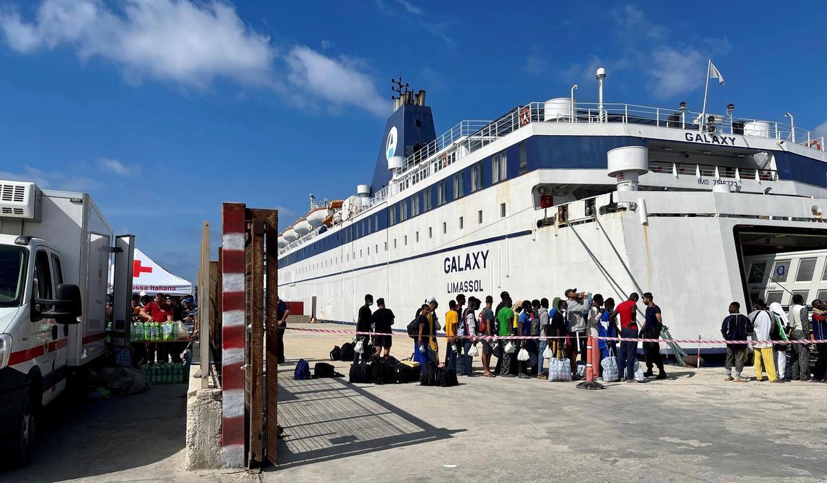 Lampedusa, colapsada tras la llegada de 6.000 inmigrantes en 24 horas.