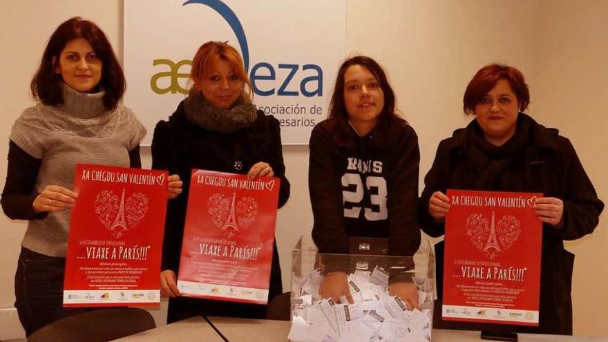 El sorteo tuvo lugar ayer en la sede de la Asociación de Empresarios de Deza.