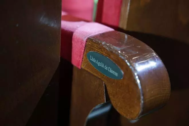 Aguiló de Cáceres, Blai Bonet y Paquita Bover, entre las personalidades con nuevas butacas en el Teatre Principal de Palma