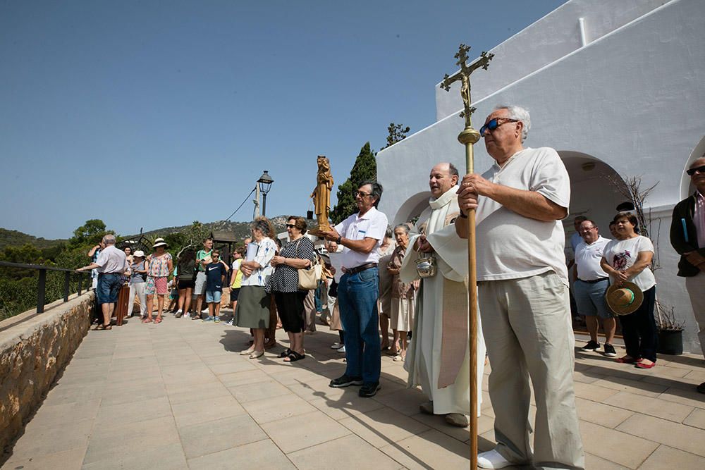 Procesión de la Virgen del Carmen en es Cubells