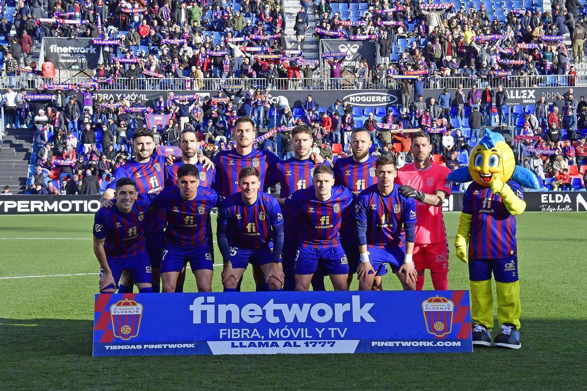 Eldense-Cádiz: El Eldense de Ponz toca fondo (1-4)