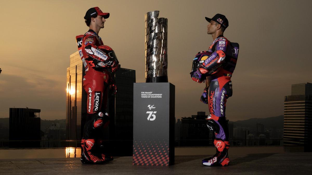 'Pecco' Bagnaia, a la izquierda, y Jorge Martín se juegan el título mundial de MotoGP, este fin de semana, en Montmeló.