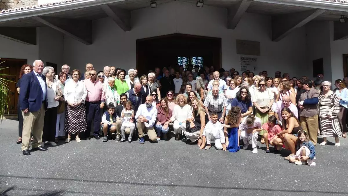 Fiesta sorpresa al cura de Oleiros