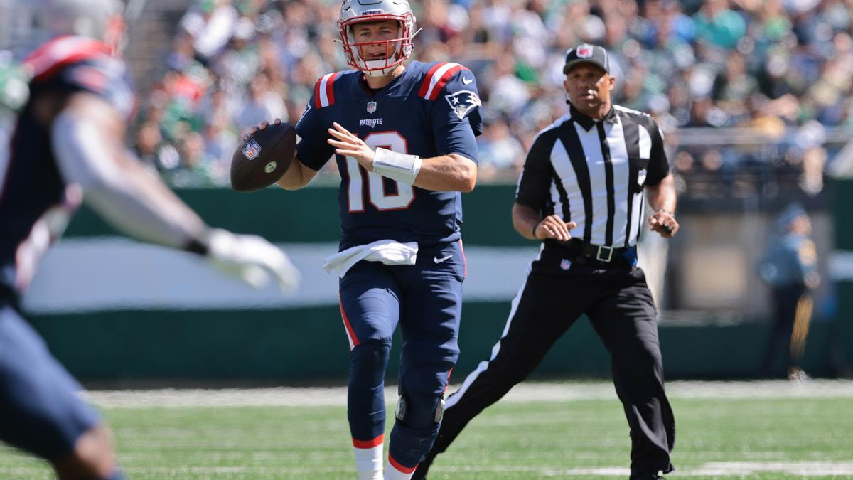 El quarterback de los Patriots, Mac Jones.