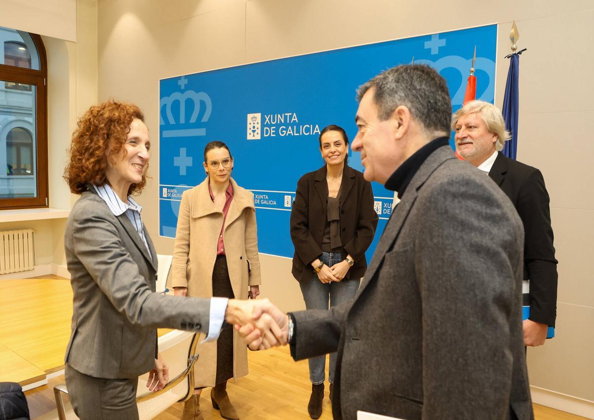 Reunión de la fiscal superior de Galicia y el conselleiro de Educación.