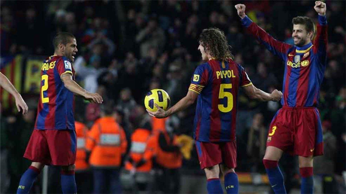 Puyol, Piqué y Dani Alves, ninguneados por France Football y L'Equipe