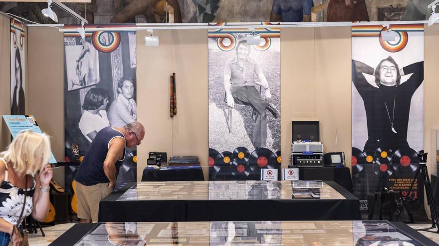 Una exposición para reivindicar el legado de Nino Bravo 50 años después de su muerte
