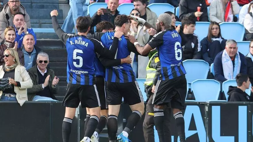 Fede Viñas dio el tercero al Oviedo y se hizo con el doblete