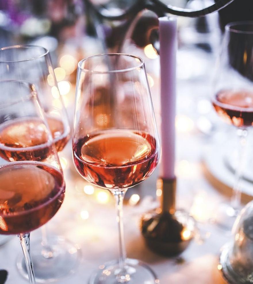 ¿Es posible conservar el vino rosado una vez abierta la botella?