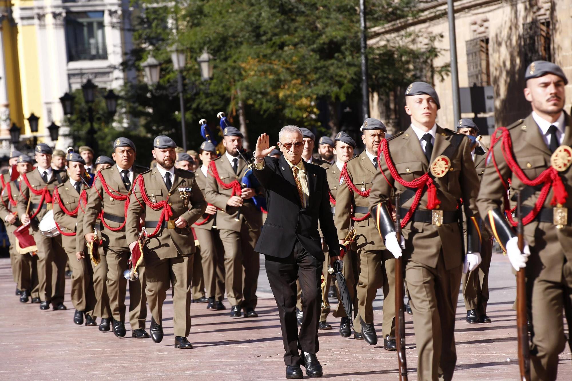 Así fue la jura de bandera civil de Oviedo y el posterior desfile militar