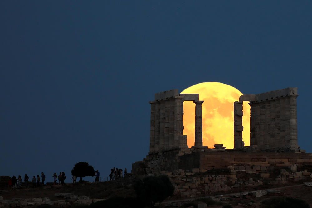 Así se ha visto el eclipse lunar en el mundo