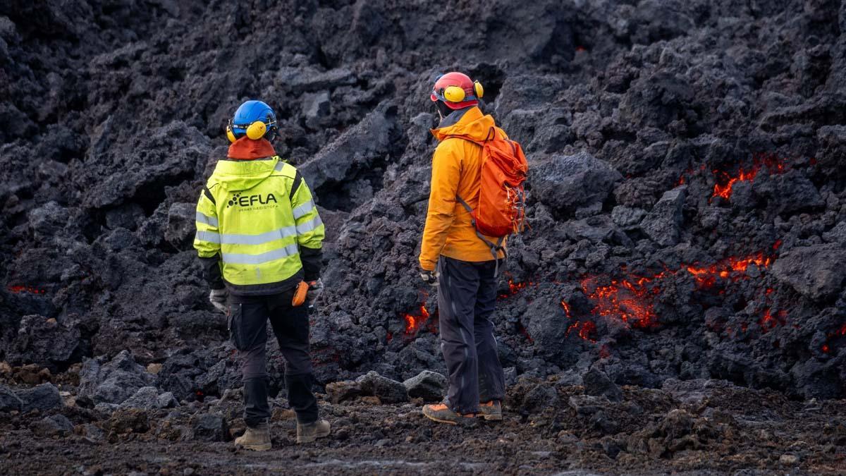 Erupción volcánica cerca de la montaña Fagradalsfjall en la península de Reykjanes al suroeste de Reykjavik