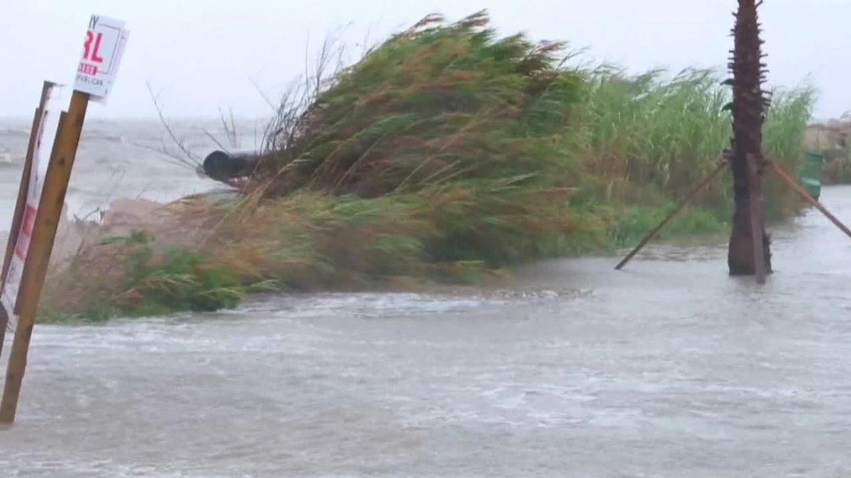 El huracán Sally avanza a paso de tortuga y con vientos ligeramente inferiores a los de esta mañana hacia la costa norte del Golfo de México, donde tocará tierra esta noche o el miércoles y puede producir inundaciones históricas, según el Centro Nacional de Huracanes (NHC) de EE.UU.