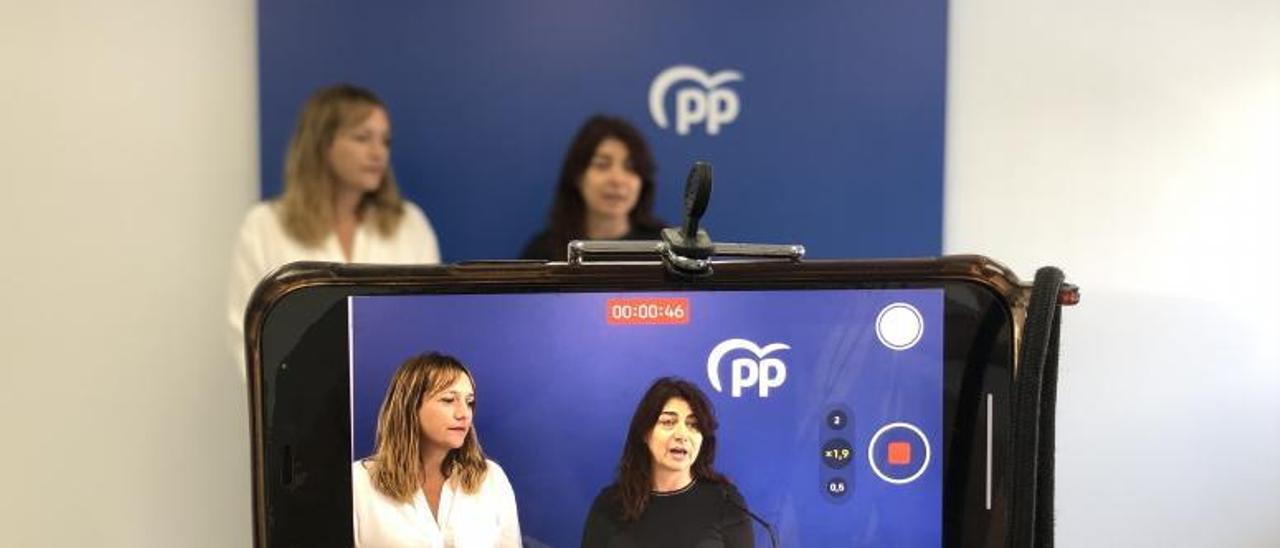 Tania Marí y Marilina Ribas, en la presentación.