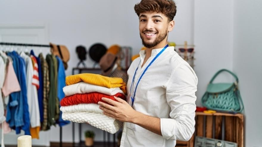 Empresa líder en el sector textil selecciona personal para sus tiendas en  los centros comerciales de Santiago de Compostela y A Coruña - La Opinión  de A Coruña