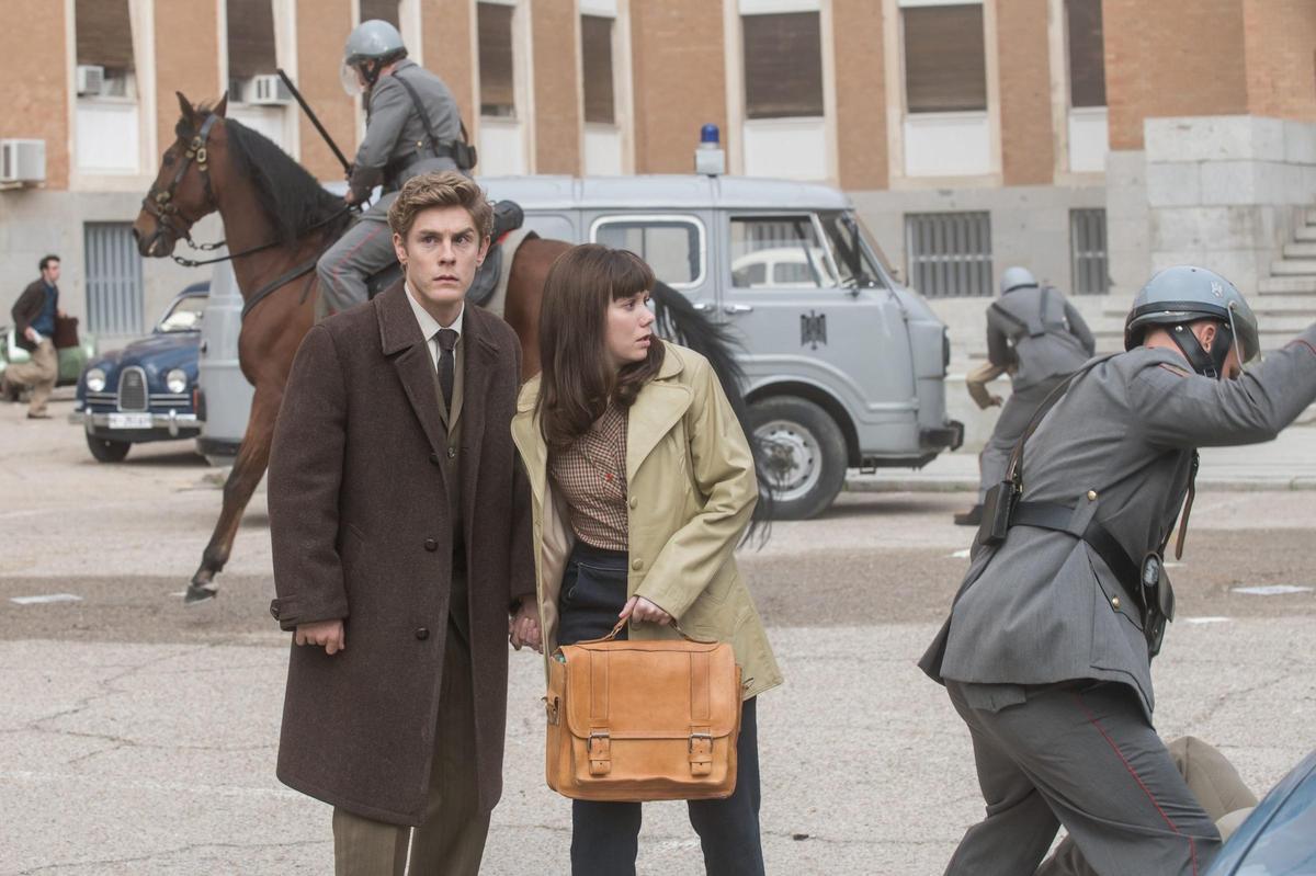 Una escena de 'La canción' que muestra la represión del franquismo durante el 68