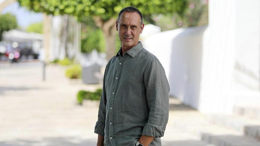Juan Jesús Planells: «Intentamos que los recuerdos de cuando éramos niños sigan vivos»
