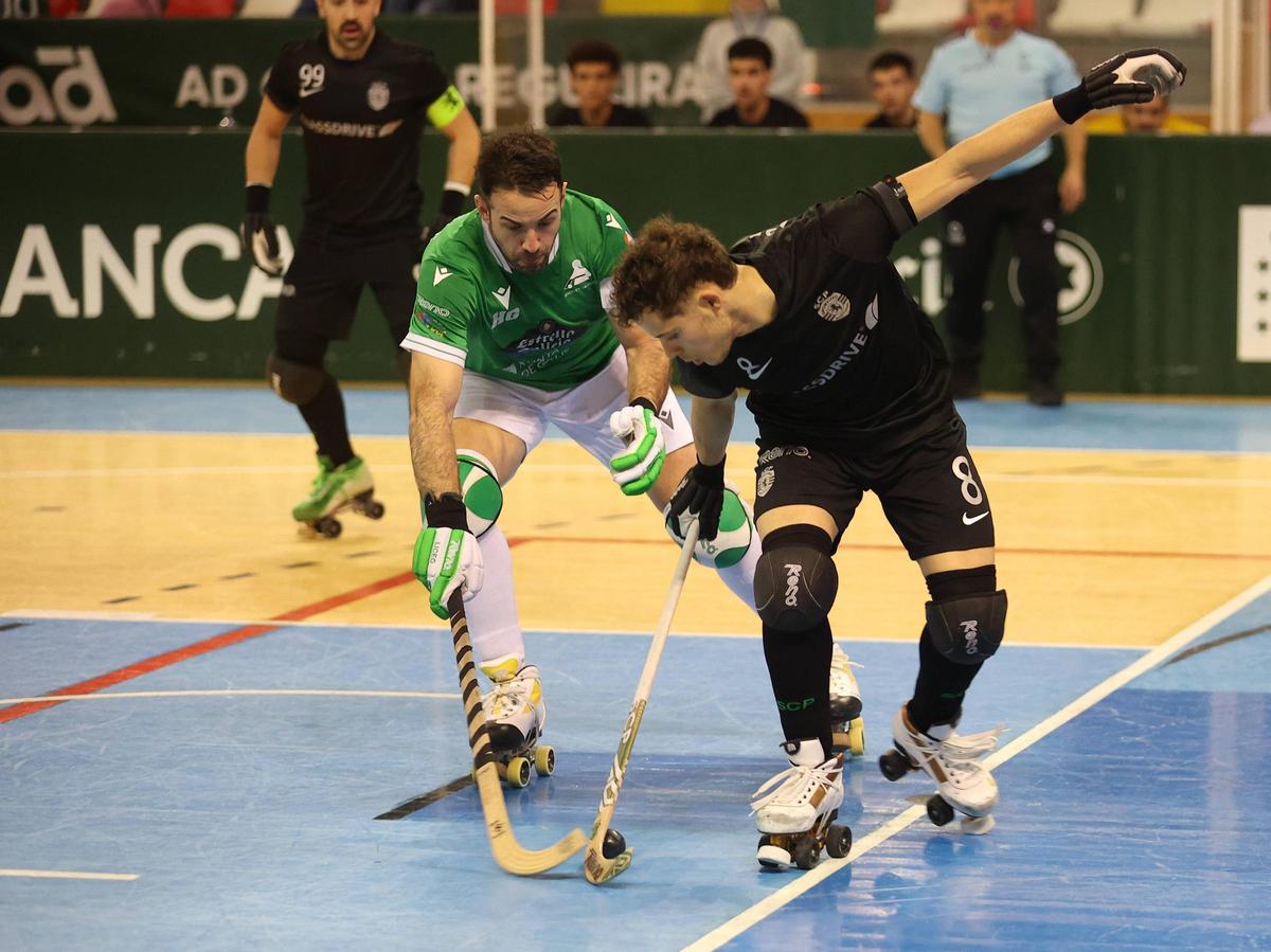 Dava Torres pelea una bola en el compromiso europeo contra el Sporting de Portugal