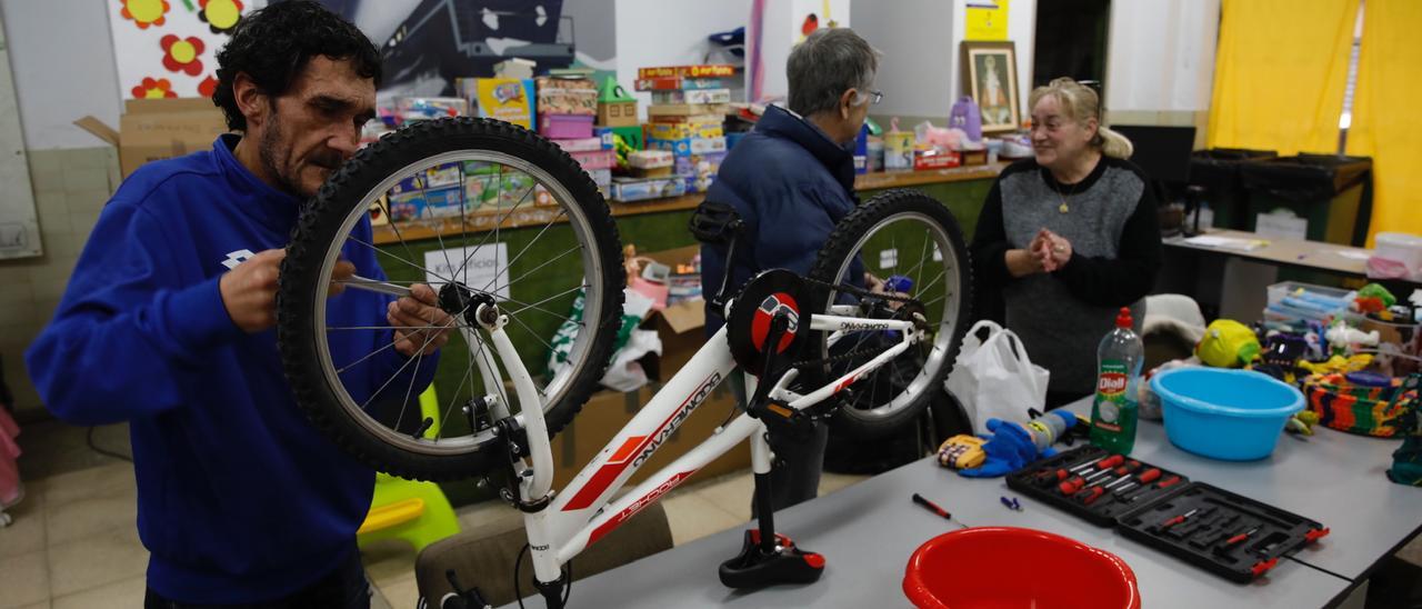 Gijón se vuelca en la recogida de juguetes para familias vulnerables - La  Nueva España