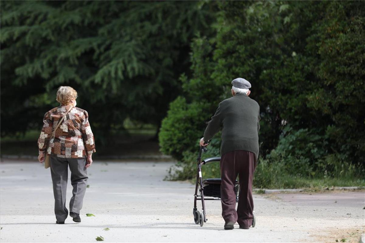 La tasa de envejecimiento extremeña (144,3%) sube 13 puntos desde 2010