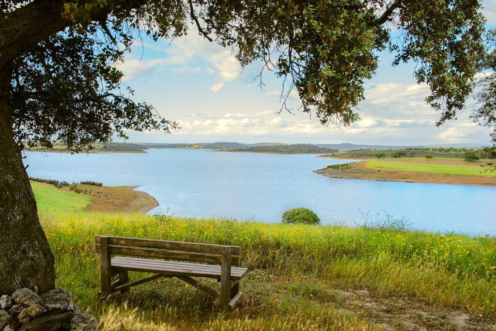 El impresionante embalse de Alqueva entre España y Portugal