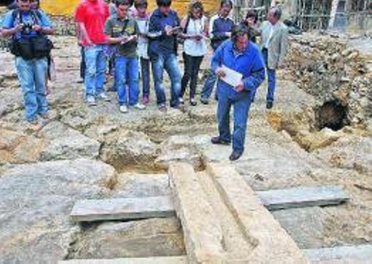 Vista parcial de las murallas del castro.
