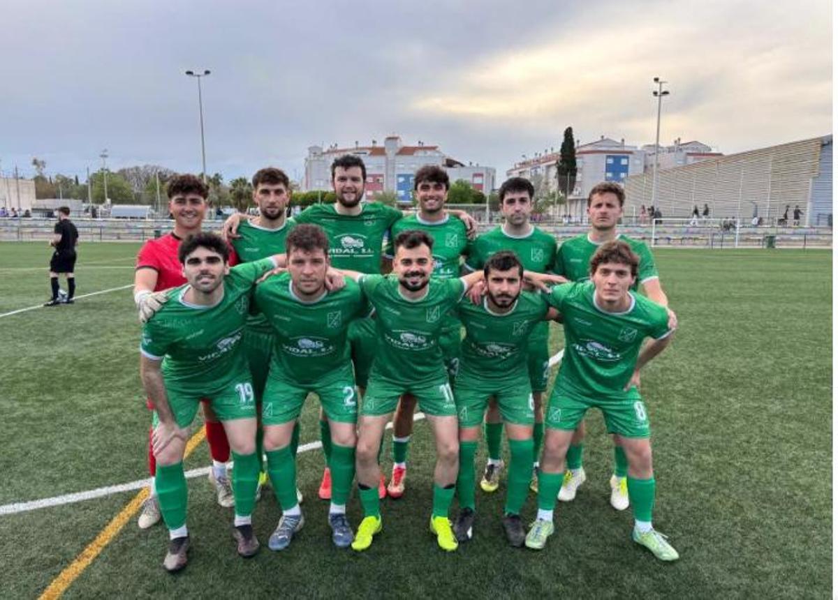 La plantilla de Els Ibarsos, en un partido de la temporada pasada.
