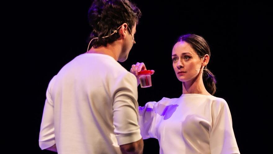 Elena Rivera: "Cada cierto tiempo, el cuerpo me pide ser carne de escenario"