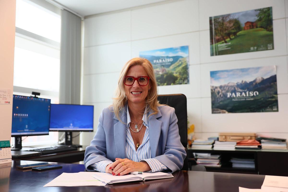 Lara Martínez, en su despacho de la Vicenconsejería de Turismo, en Oviedo.