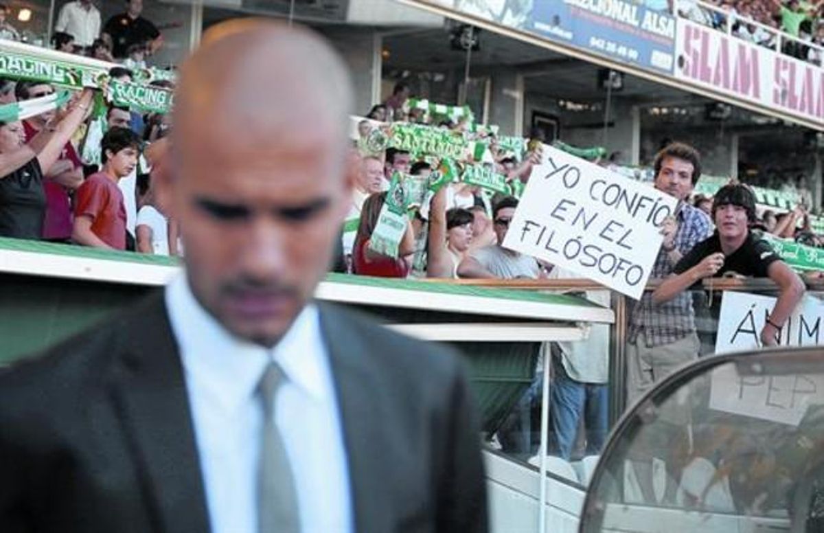 Mourinho, inquiet, durant el partit d’ahir a Mallorca.