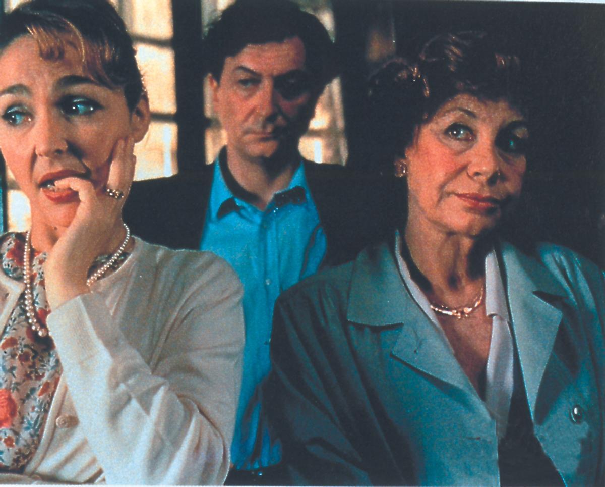 Claire Maurier junto a Catherine Frot y Wladimir Yordanoff en 'Como en las mejores famílias'.