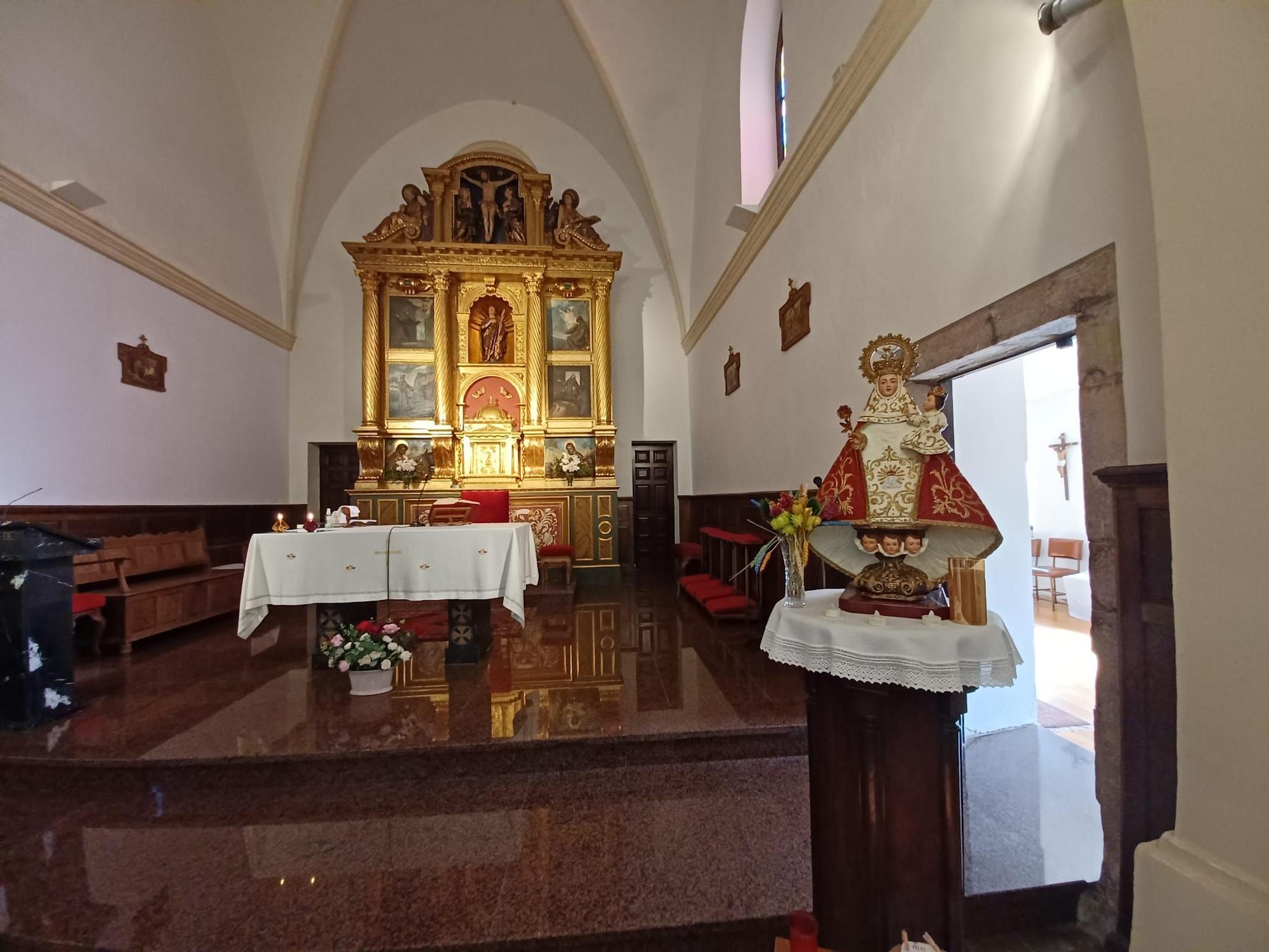 Así es, en detalle, el retablo que los Franco donaron a la iglesia de San Cucao