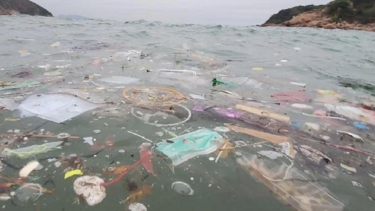 El plástico en el mar, sin control: podría casi triplicarse en menos de 20 años