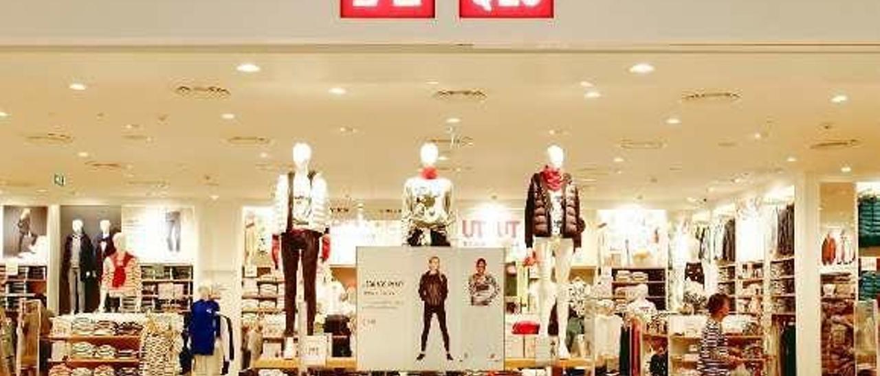 Un escaparate de Uniqlo.