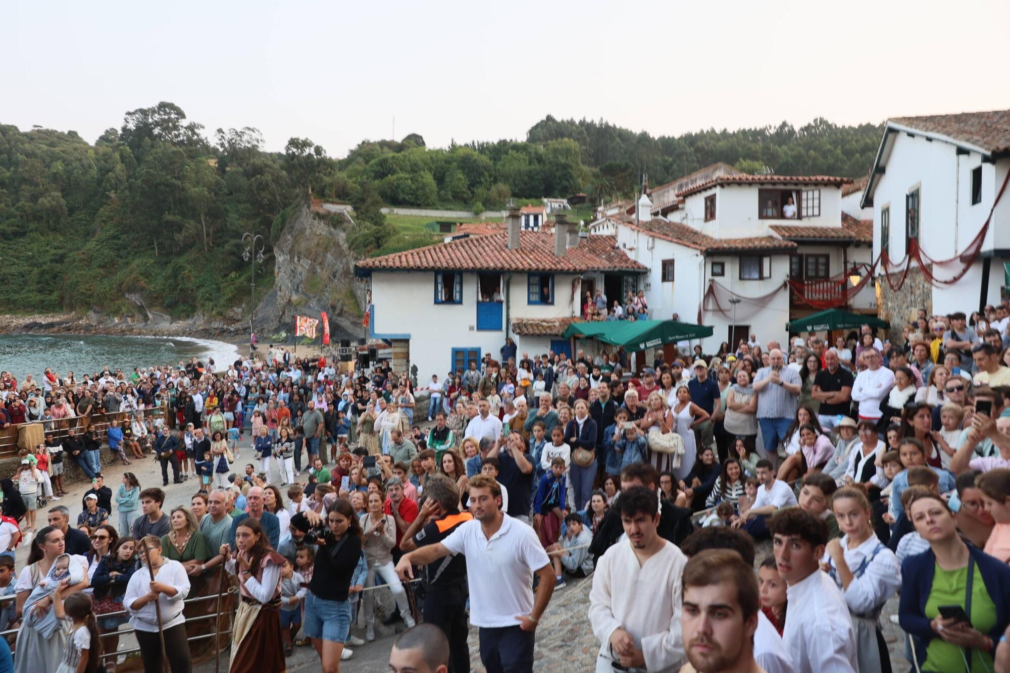 Carlos V siempre desembarca en Tazones