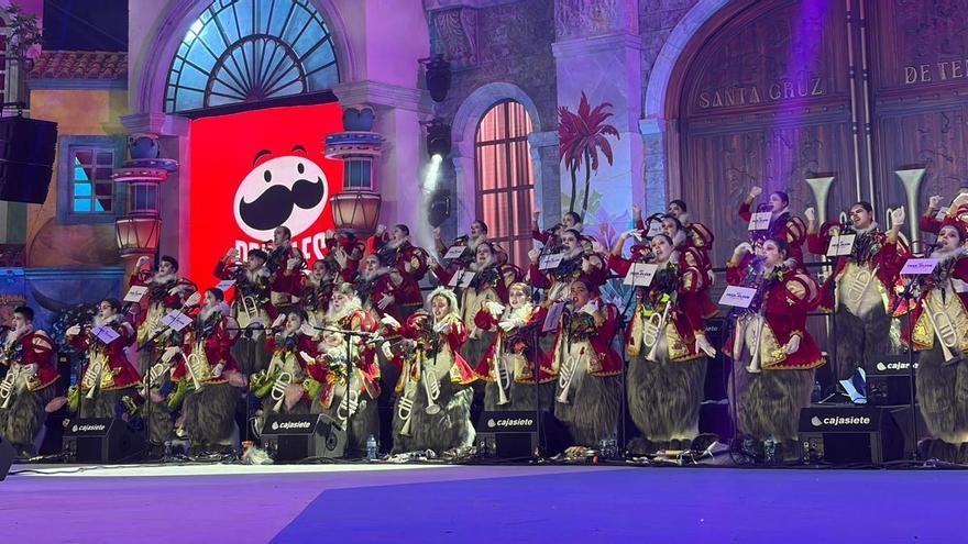 Distraídos actuan en el Recinto Ferial