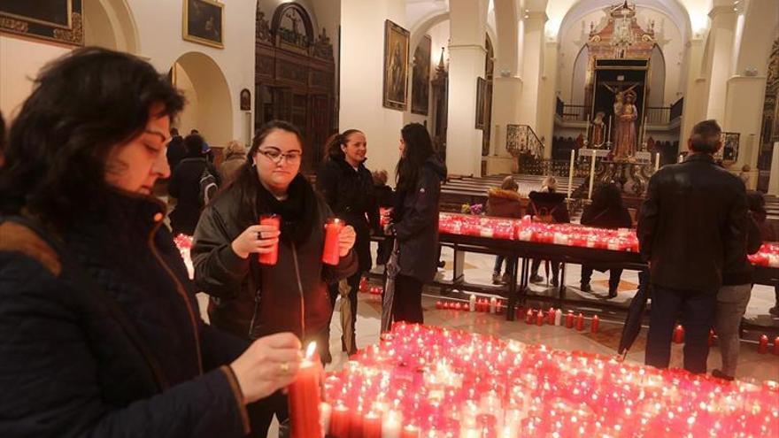 Cientos de montillanos cumplen con la tradición del Cristo de Medinaceli