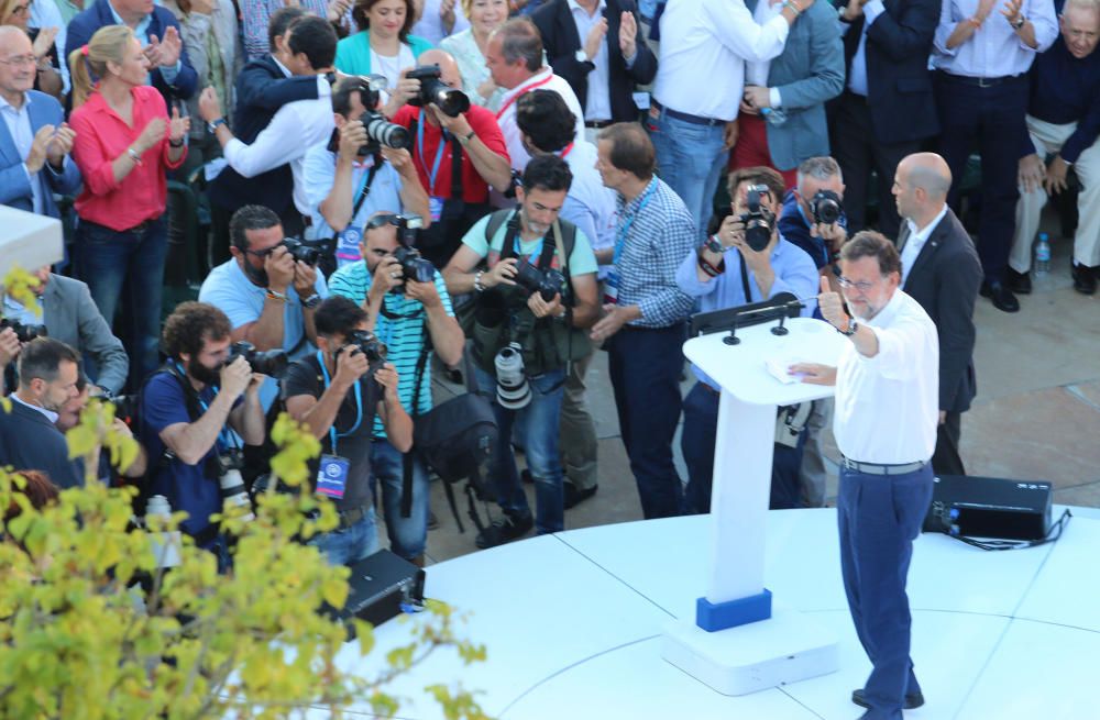 El presidente en funciones encabezó el acto del Partido Popular en el inicio de la última semana de campaña