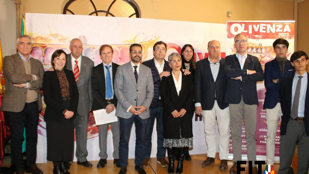 Asitentes a la presentación, ayer en Olivenza , de la feria taurina.