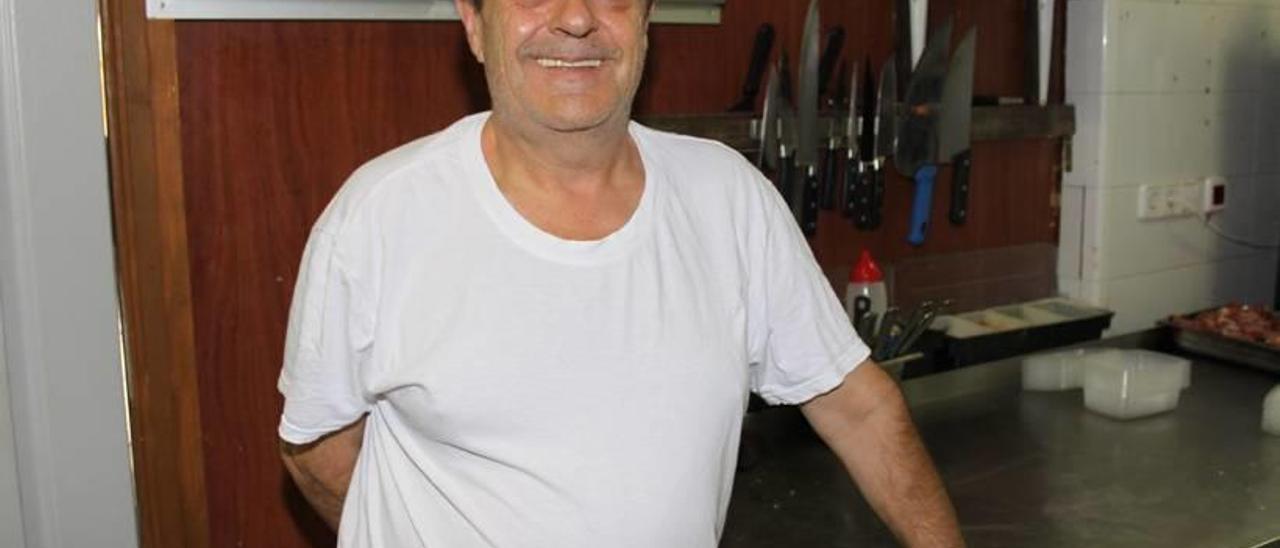 Biel Adrover es chef de cocina y gerente de Sa Societat de Andratx.