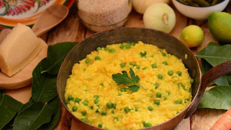 Risotto de zanahoria y guisante al azafrán