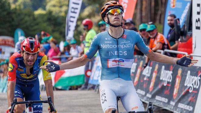 Oscar Onley lidera la Vuelta a Burgos tras ganar en Pineda de la Sierra